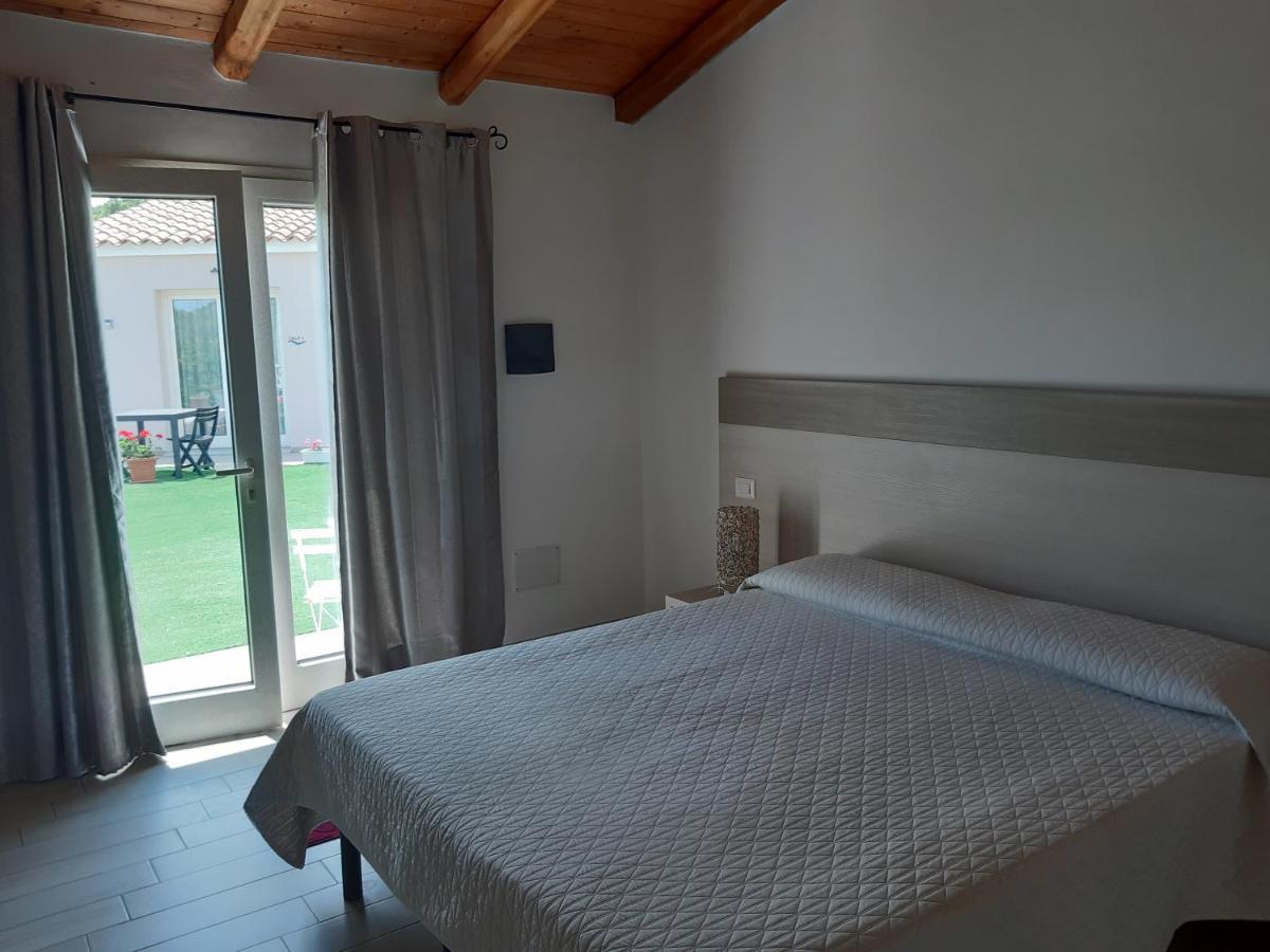 Sole&Sale Bed & Breakfast San Teodoro  Exterior photo